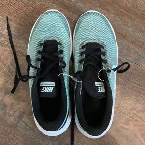 Teal Nike Flex Experience RN 7